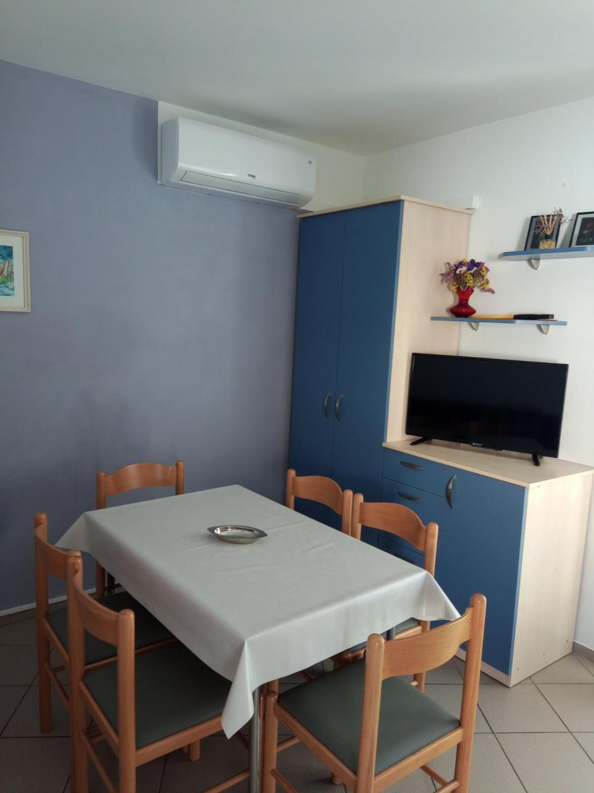 Apartmani Ana Vir Ngoại thất bức ảnh