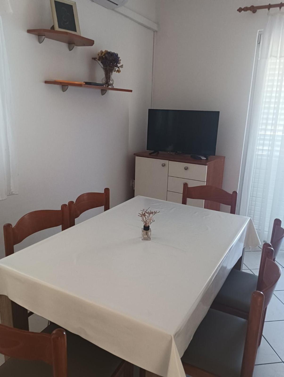 Apartmani Ana Vir Ngoại thất bức ảnh