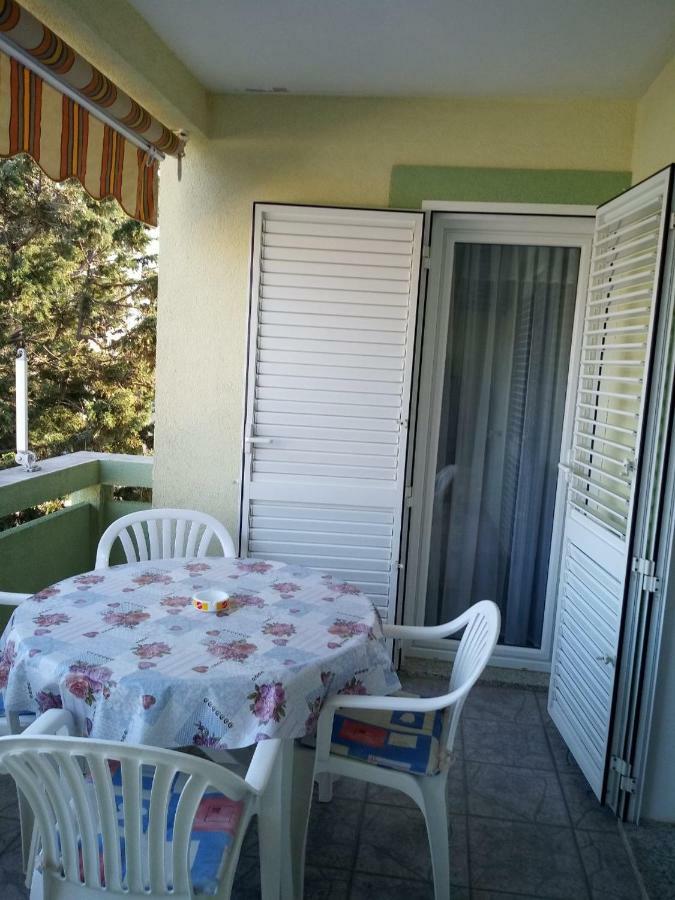 Apartmani Ana Vir Ngoại thất bức ảnh