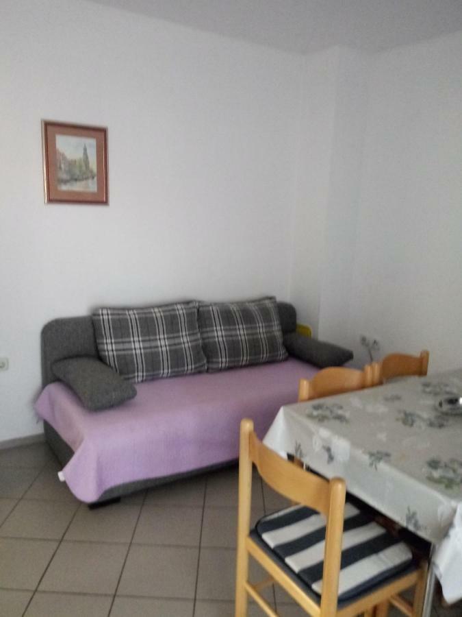Apartmani Ana Vir Ngoại thất bức ảnh